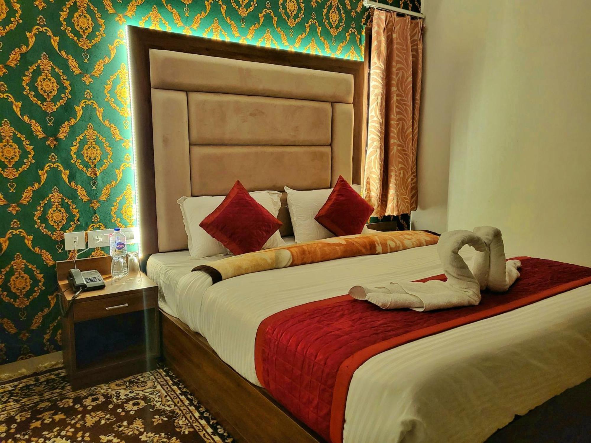 Bay Leaf By Live Inn Shimla Exteriör bild